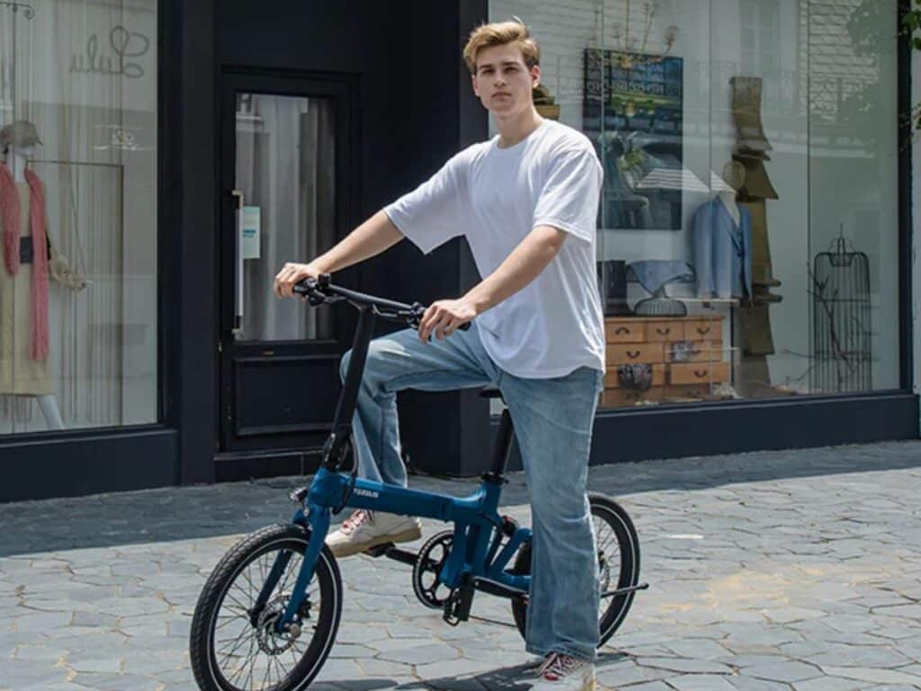 Tezeus Swift